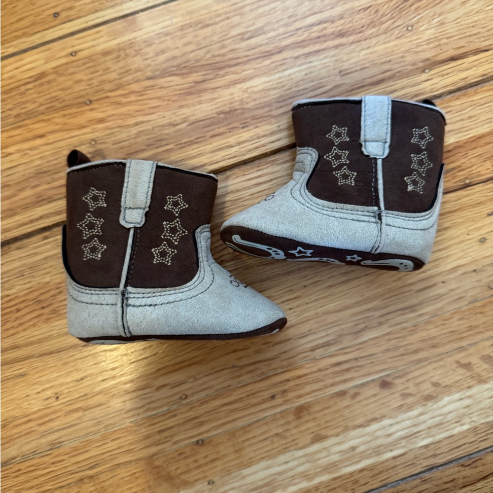 Rising Star Brown and Cream Star Kids Boots size 3-6 months